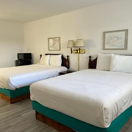 Voyager Inn Сент-Ігнас Екстер'єр фото